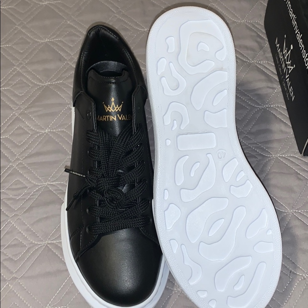 Martin Valen black shoes.Brand new.